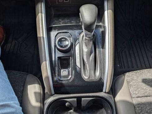 Used 2024 Chevrolet Colorado ZR2 w/ Technology Package image 19