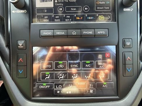 Used 2025 Subaru Forester AWD/4WD image 18