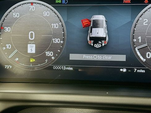 Used 2026 Land Rover Defender 110 X-Dynamic SE AWD/4WD image 23