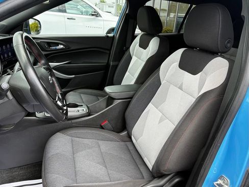 Used 2024 Chevrolet Trax RS FWD image 9