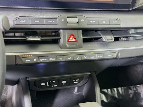 Certified 2025 Kia K4 FWD image 10