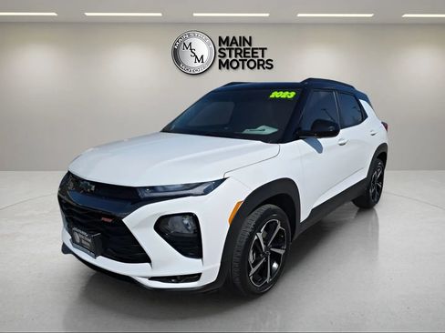 Used 2023 Chevrolet TrailBlazer RS w/ Sun and Liftgate Package image 1