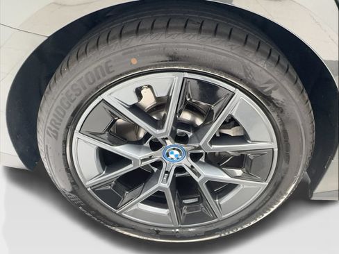 Used 2023 BMW i4 eDrive35 RWD image 16