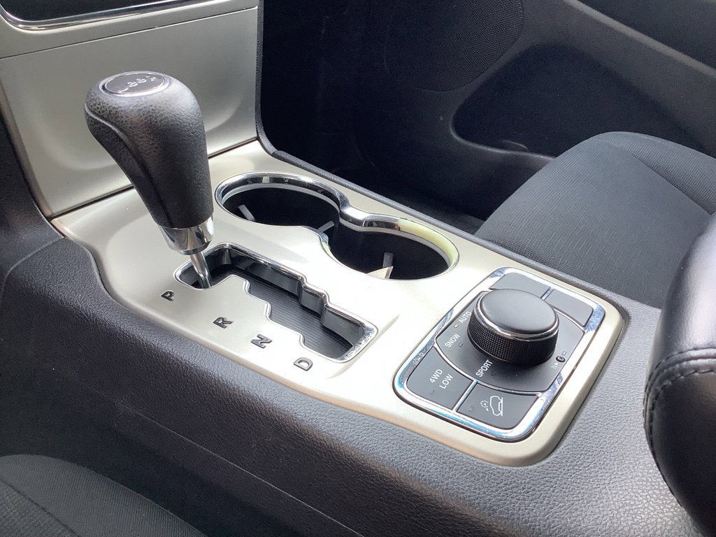 Used 2013 Jeep Grand Cherokee Laredo w/ Laredo E Group AWD/4WD image 15