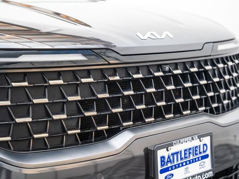 Used 2025 Kia Carnival SX FWD image 13