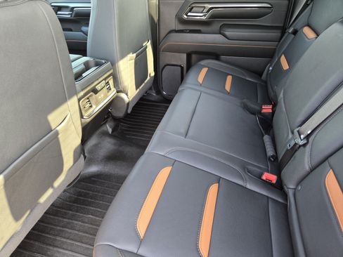 Used 2024 GMC Sierra 2500 AT4 w/ AT4 Premium Plus Package AWD/4WD image 27