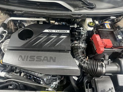 Used 2025 Nissan Rogue SL w/ SL Premium Package image 19