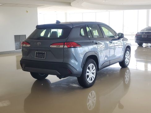 Used 2025 Toyota Corolla Cross L image 10