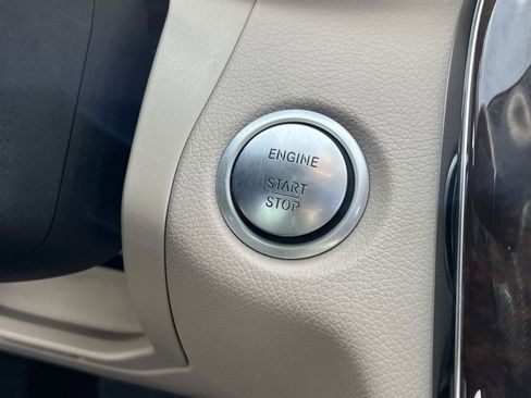 Used 2015 Mercedes-Benz C 300 4MATIC Sedan image 36