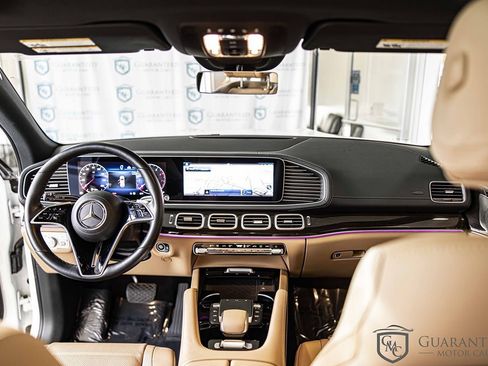 Used 2024 Mercedes-Benz GLS 450 4MATIC image 43