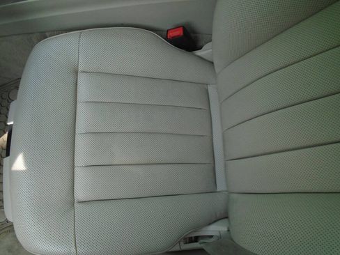 Used 2014 Mercedes-Benz E 350 Sedan image 19