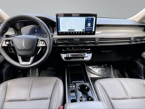 Used 2025 Lincoln Corsair FWD image 16