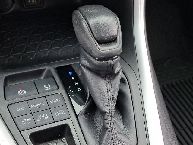 Used 2024 Toyota RAV4 LE AWD/4WD image 11