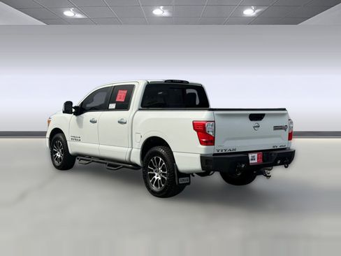 Certified 2021 Nissan Titan SV w/ SV Convenience Package image 3