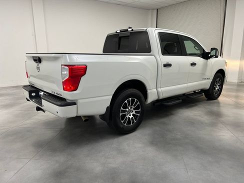 Used 2024 Nissan Titan SV w/ SV Convenience Package AWD/4WD image 9