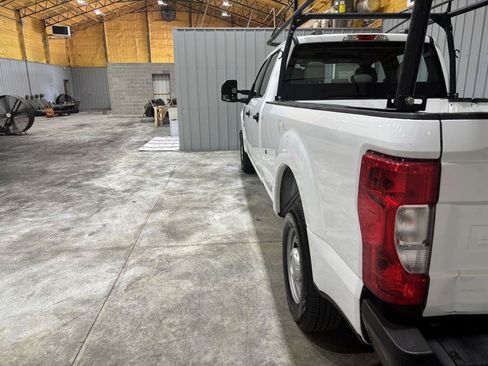 Used 2022 Ford F250 XL w/ Power Equipment Group RWD image 9