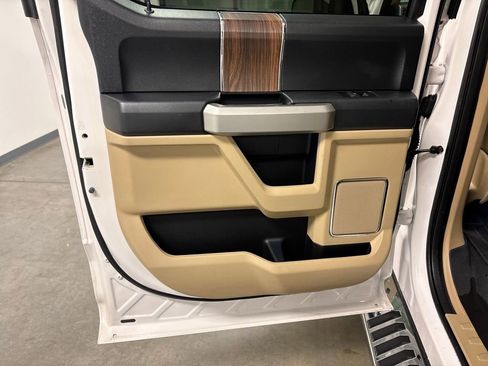 Used 2016 Ford F150 Lariat image 29