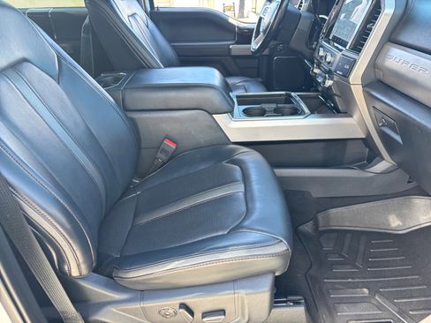 Used 2022 Ford F350 Platinum w/ FX4 Off-Road Package image 19