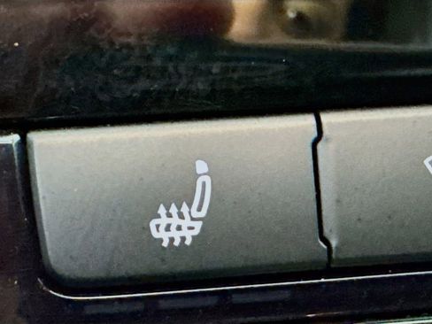 Used 2022 Volkswagen Passat 2.0T SE image 26