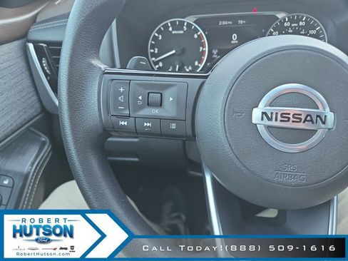 Used 2021 Nissan Rogue SV FWD image 13