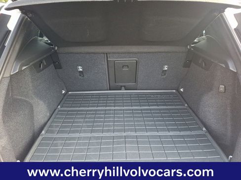 Certified 2025 Volvo XC40 B5 Plus w/ Protection Package Premier image 29