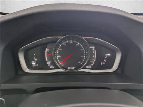 Used 2018 Volvo S60 T5 Inscription image 11