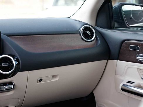 Certified 2022 Mercedes-Benz GLA 250 4MATIC image 21