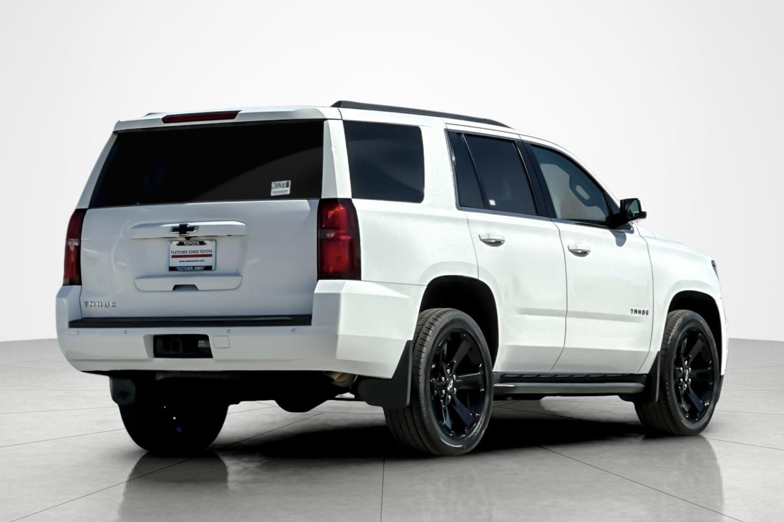 Used 2018 Chevrolet Tahoe LS w/ Enhanced Driver Alert Package RWD image 5