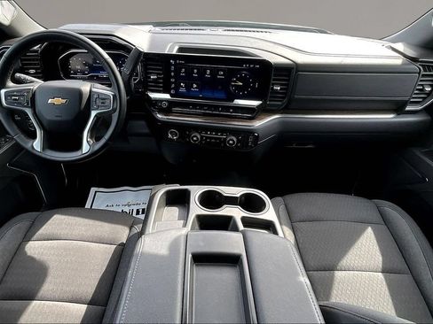 Used 2024 Chevrolet Silverado 1500 LT AWD/4WD image 8