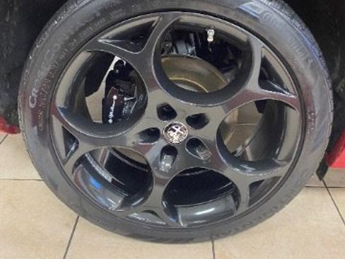 Used 2023 Alfa Romeo Stelvio Estrema image 37