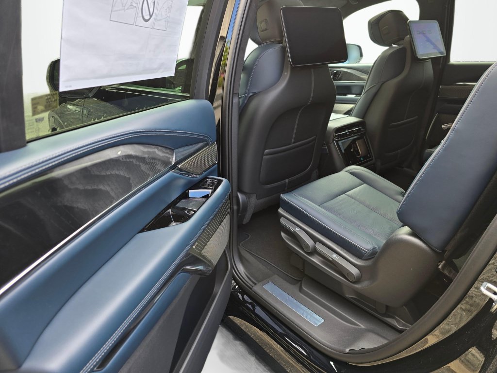 New 2025 Cadillac Escalade IQ Sport 2 AWD/4WD image 27
