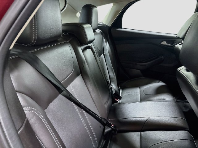 Used 2014 Ford Focus Titanium FWD image 23