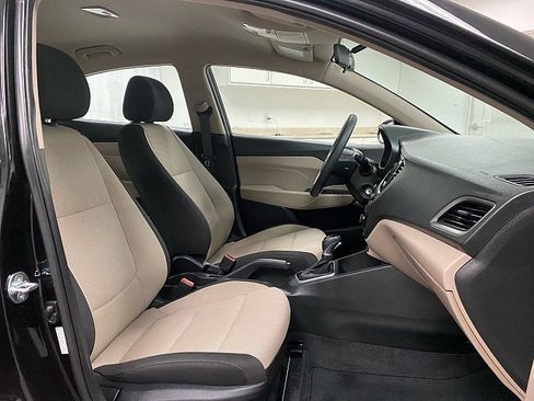 Used 2022 Hyundai Accent SE image 14