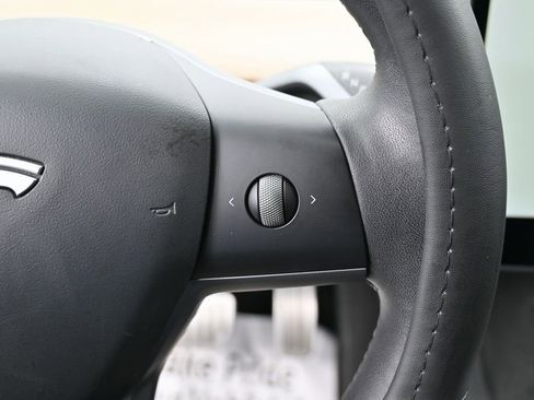 Used 2022 Tesla Model Y Performance image 21