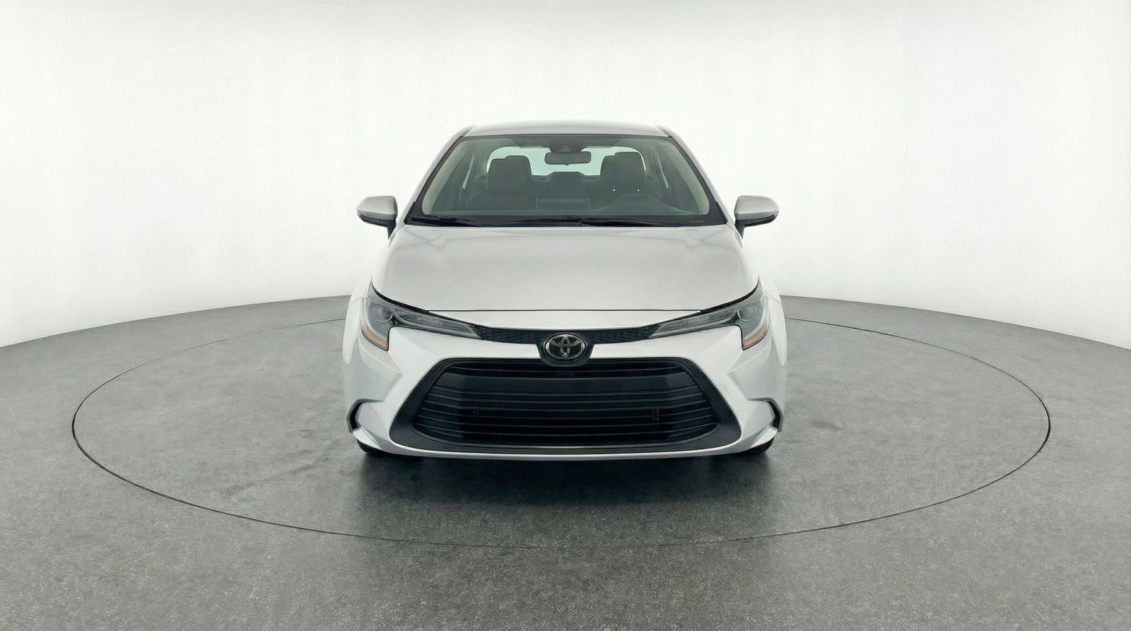 Used 2025 Toyota Corolla LE FWD image 2