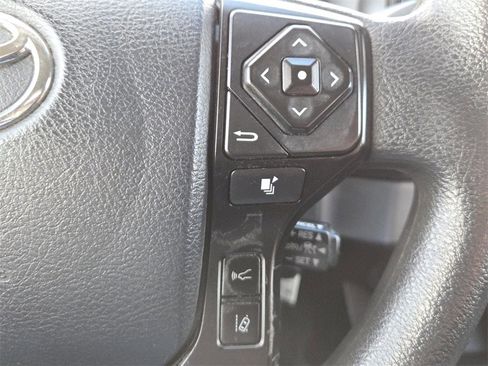 Used 2020 Toyota Tacoma SR image 5