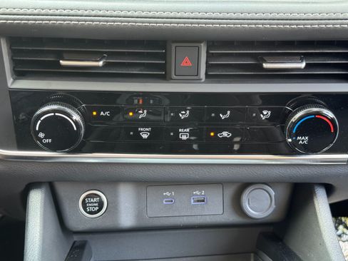 Used 2023 Nissan Rogue S FWD image 24