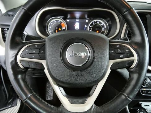 Used 2016 Jeep Cherokee Limited AWD/4WD image 23