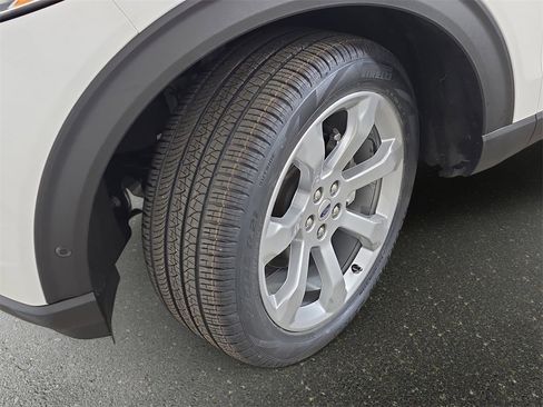 Used 2020 Ford Explorer Platinum w/ Premium Technology Package image 38