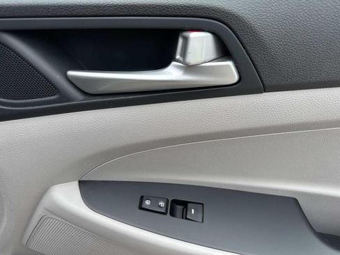 Used 2021 Hyundai Tucson Value FWD image 16
