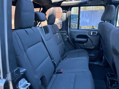 Used 2022 Jeep Wrangler Unlimited Sport AWD/4WD image 30