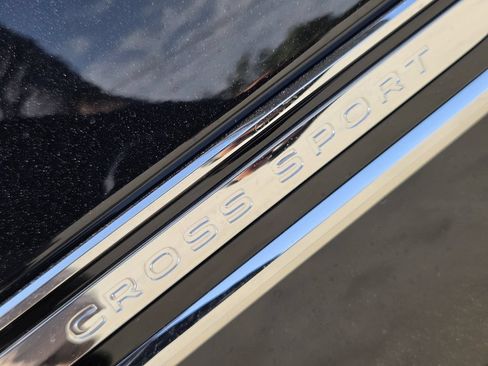 New 2026 Volkswagen Atlas Cross Sport SE FWD image 9