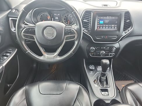 Used 2019 Jeep Cherokee Latitude Plus image 10