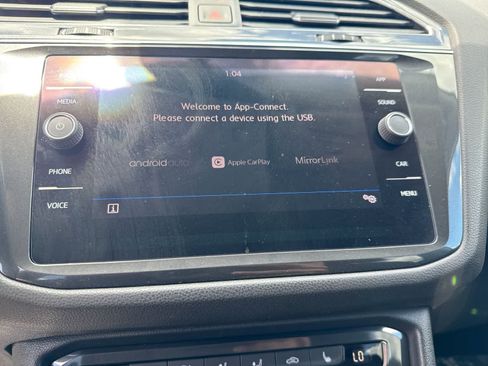 Used 2019 Volkswagen Tiguan SE FWD image 34
