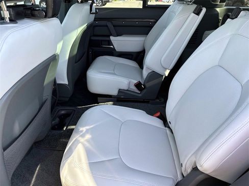 New 2026 Land Rover Defender 130 X-Dynamic SE image 12