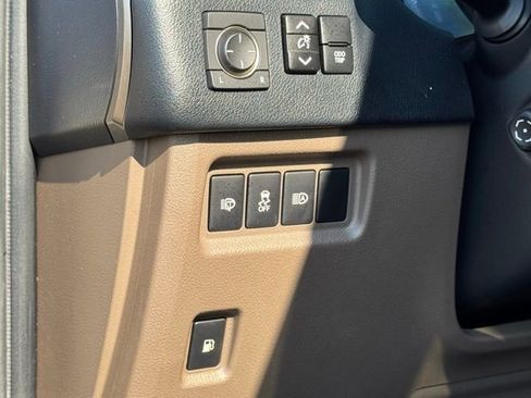 Used 2020 Lexus GX 460 Premium image 23