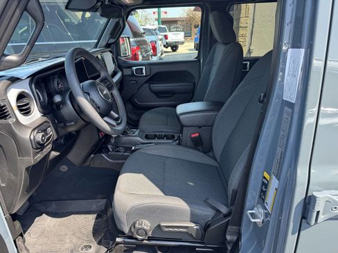 Used 2024 Jeep Wrangler Unlimited Sport AWD/4WD image 7