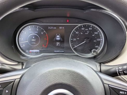 Used 2022 Nissan Versa SV w/ Trunk Package FWD image 24
