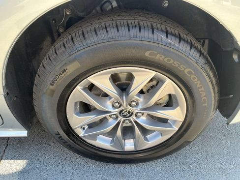 Used 2021 Toyota Sienna LE FWD image 10