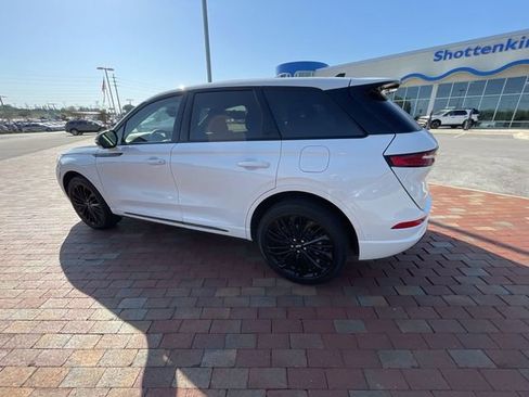 Used 2024 Lincoln Corsair FWD w/ Equipment Group 102A image 15